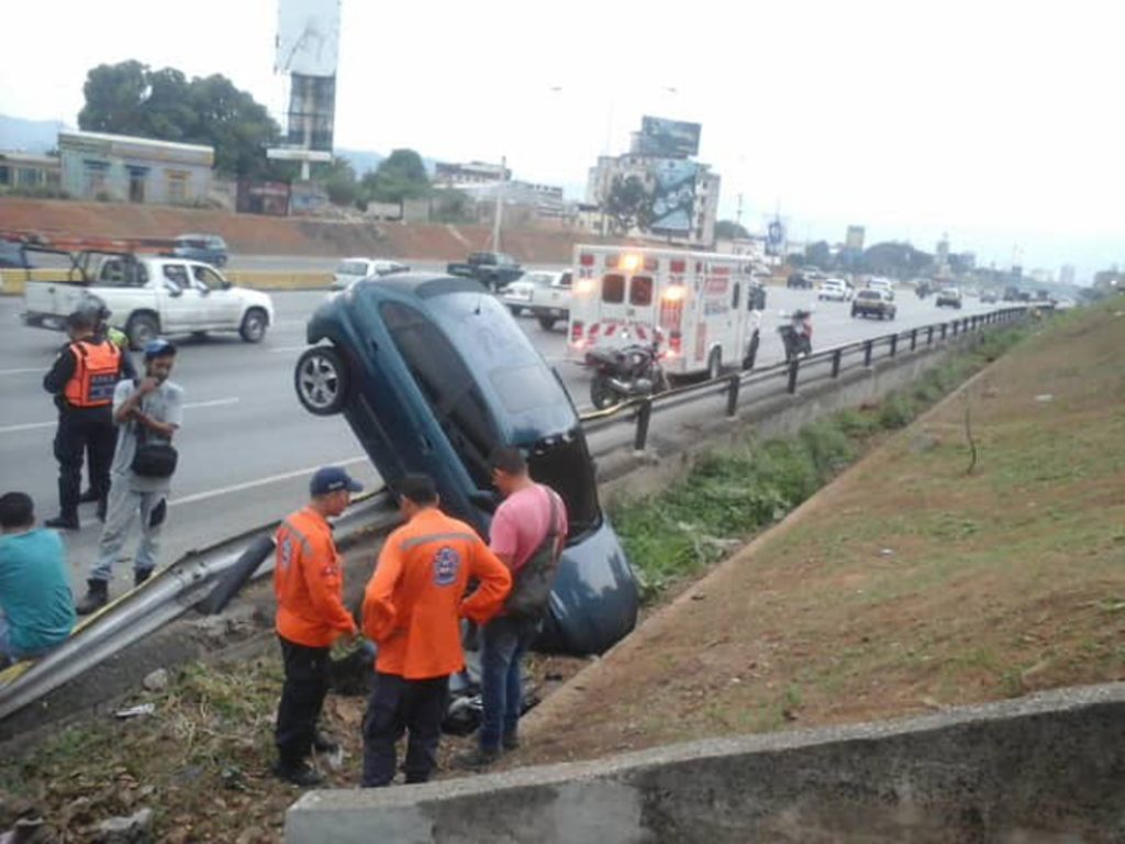 Lesionados, colisión, autopista - acn