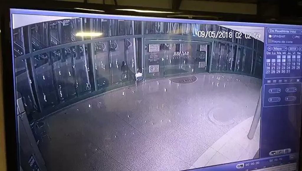 Dos policías involucrados, robo, tienda, Samsung, Sambil - acn