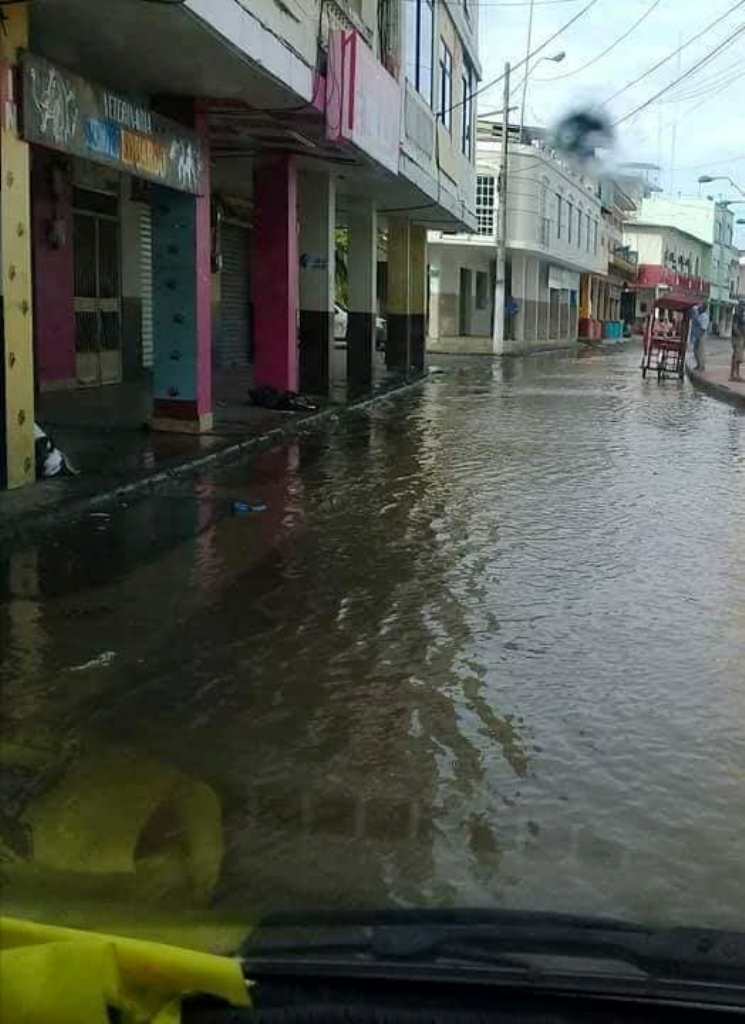 Soberbio, soberbio Río Orinoco, calles de Ciudad Bolívar - acn