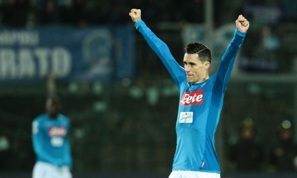 Napoli mantiene la punta en la Serie A