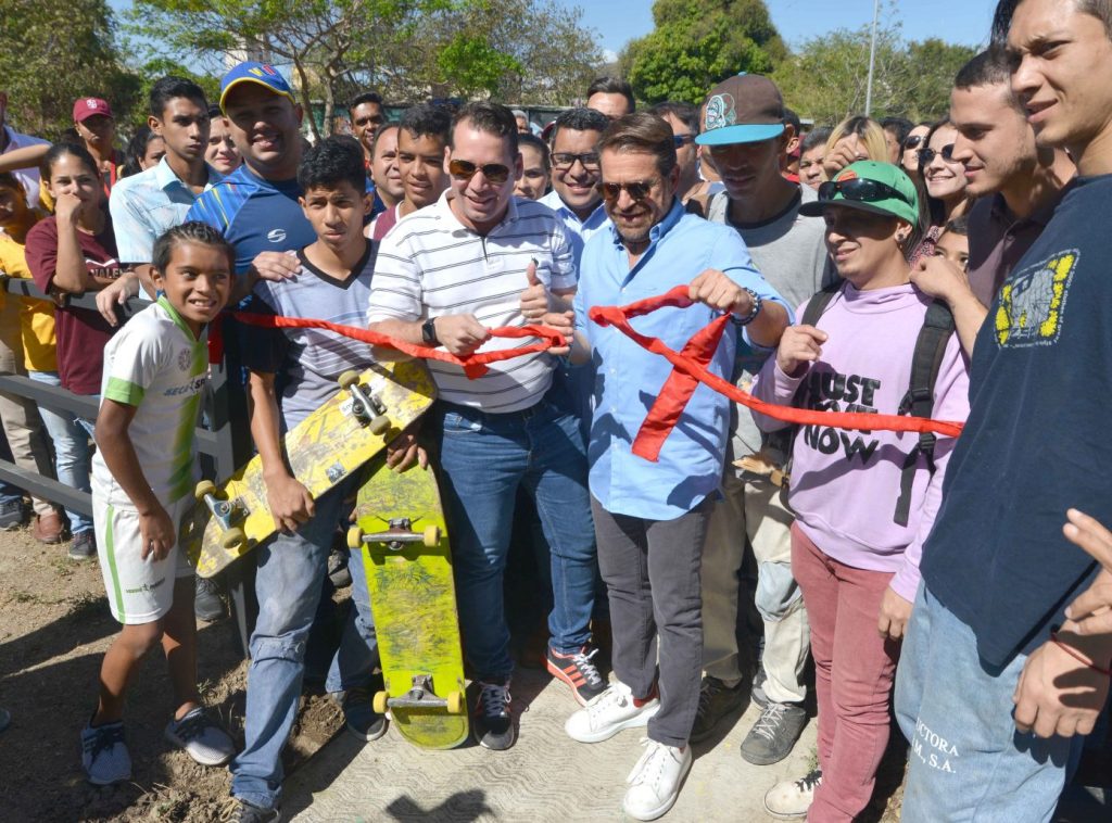 Lacava y Marvez inauguraron Skate Park en Valencia - ACN