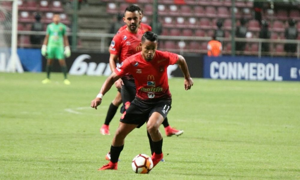 Caracas FC avanzó en Copa Sudamericana pese a derrota - ACN