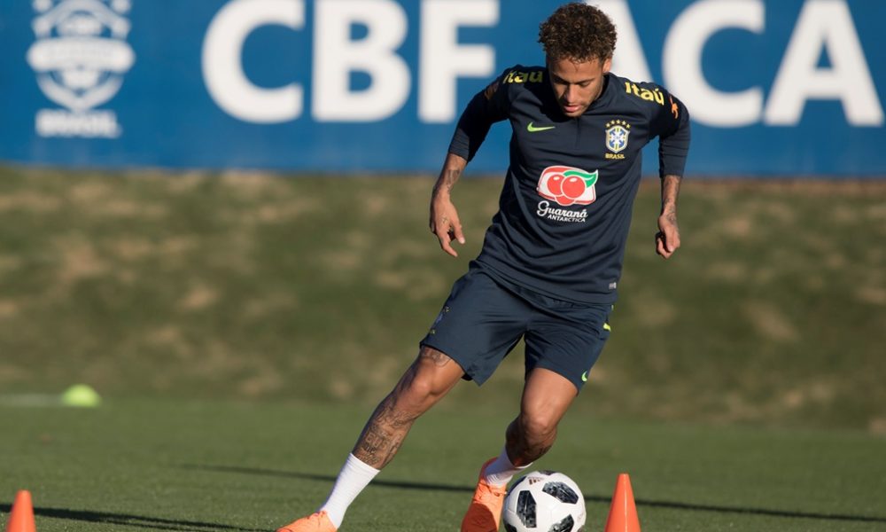 Neymar practicó