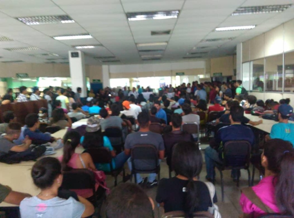 Gobernación de Carabobo apoyará a estudiantes de la UC en transporte y seguridad