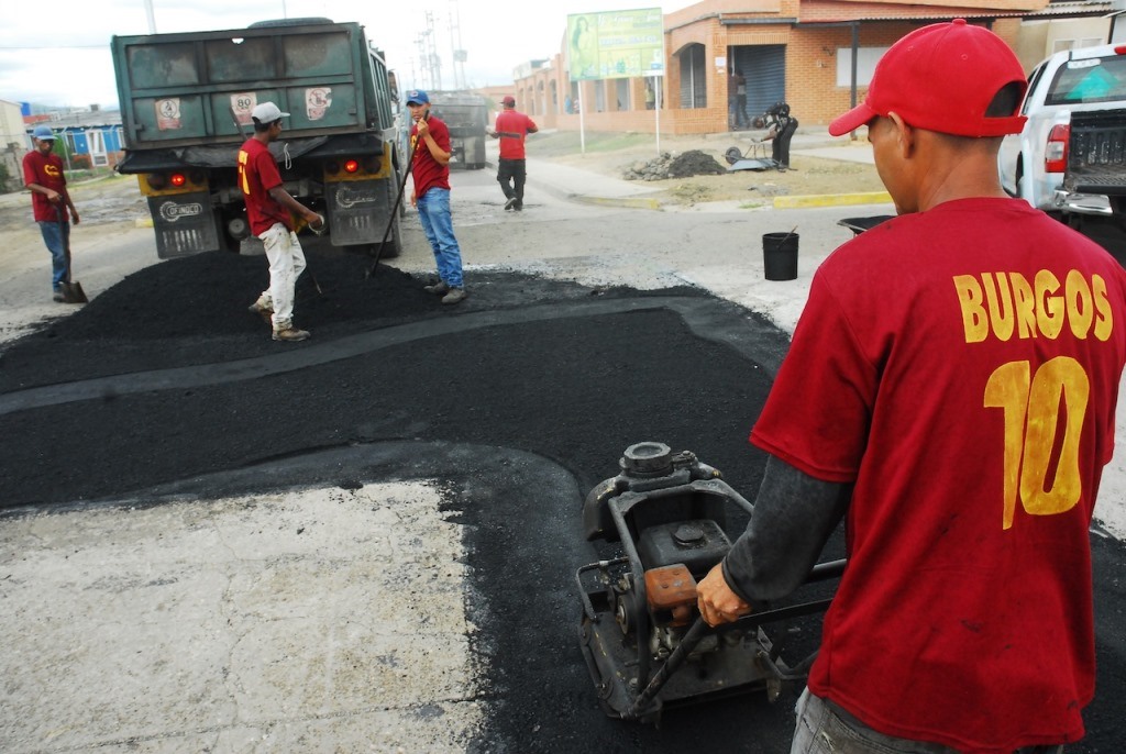 Plan de asfaltado en el municipio Los Guayos