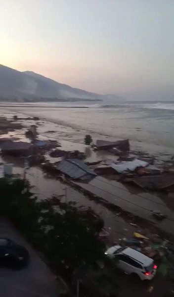 Tsunami azota indonesia - acn