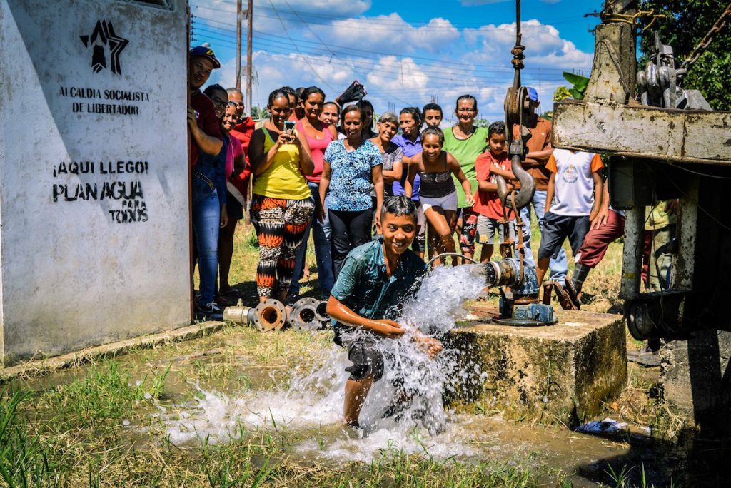 ACN- Se benefician 200 mil familias con pozo para surtir agua en Carabobo