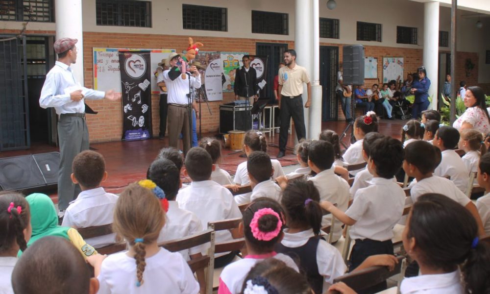ACN- Ruta cultural divirtió a más de 400 niños en Carabobo