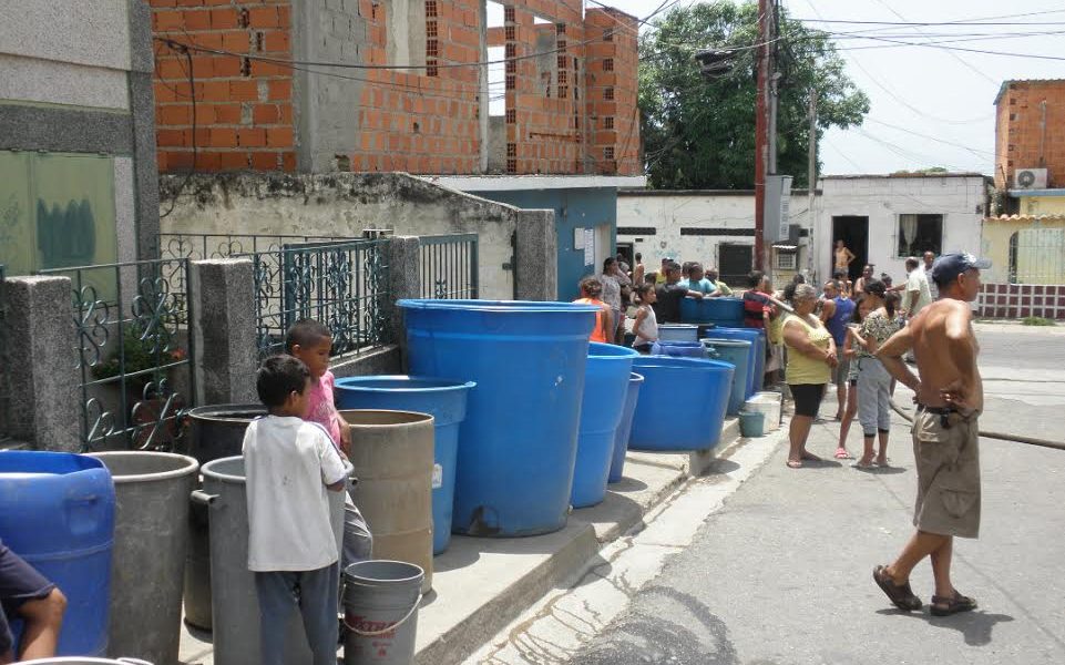 ACN- HidroDrácula distribuye más de seis millones de litros de agua a Puerto Cabello