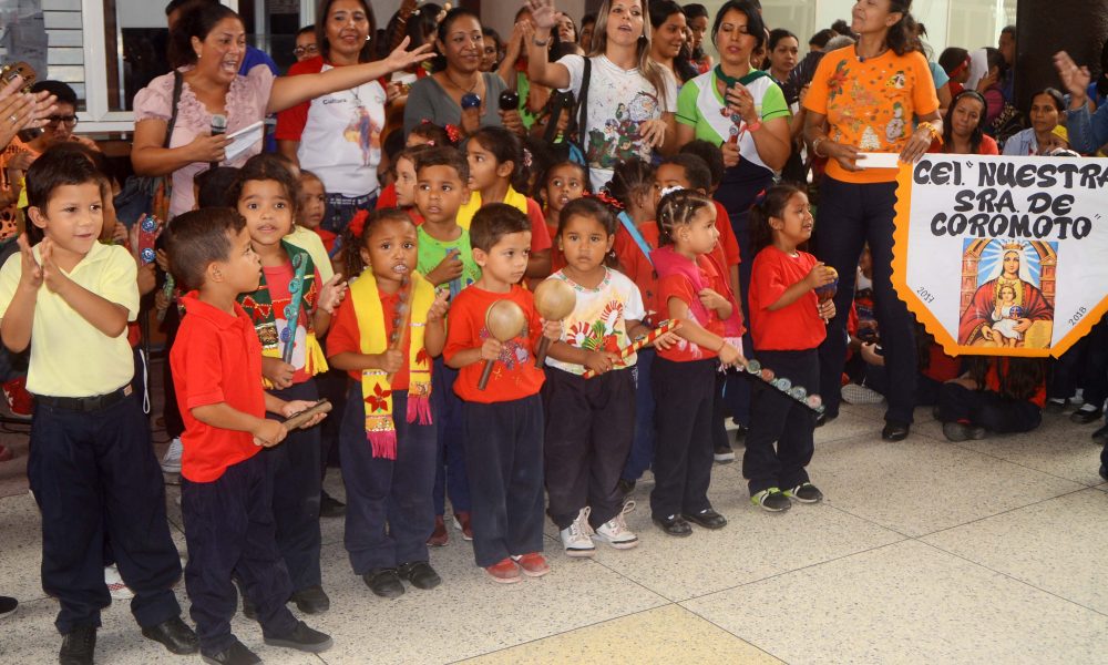 Con parranditas escolares de educación inicial dieron la bienvenida a la navidad en Guacara