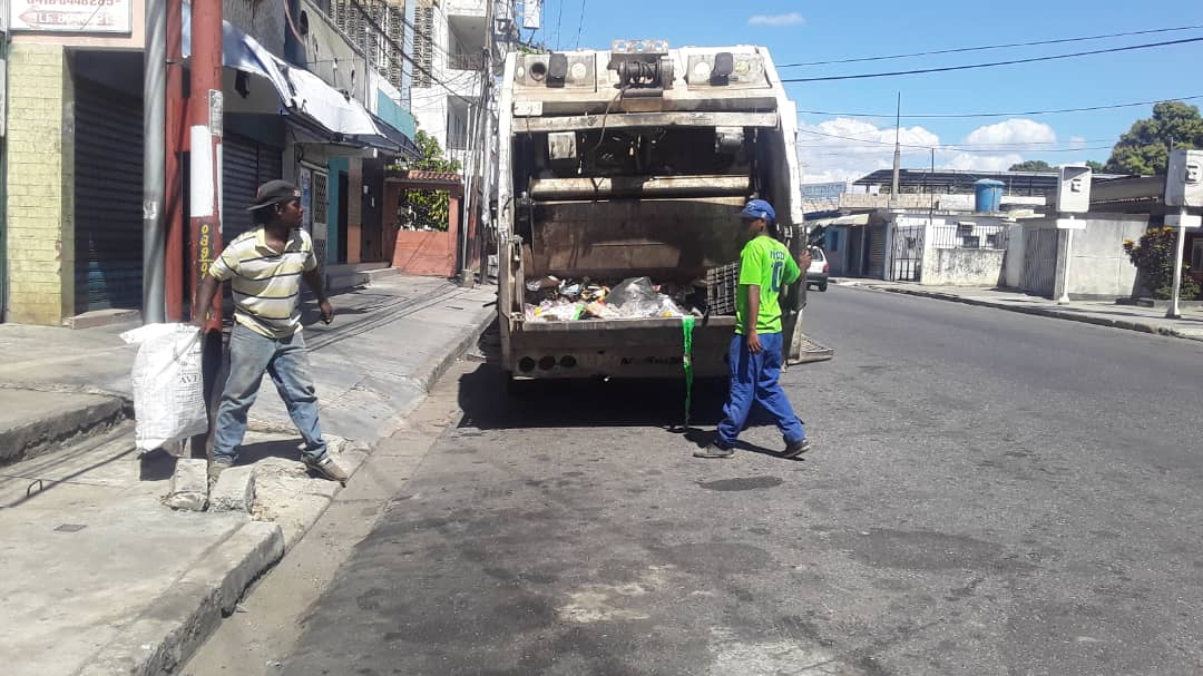 ACN- Sacan basura de las calles de Tocuyito
