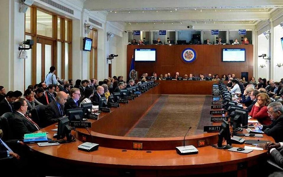 OEA declara ilegitimo a Maduro