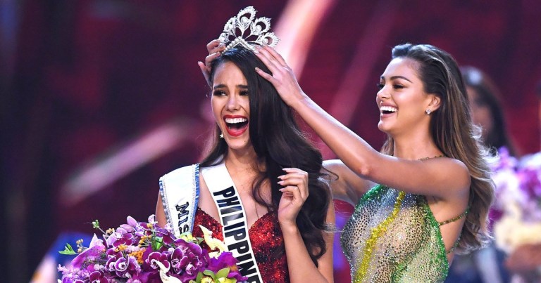 Catriona Gray, Miss Universo 2018; rompió la corona valorada en 250.000 dólares. Foto: Getty images