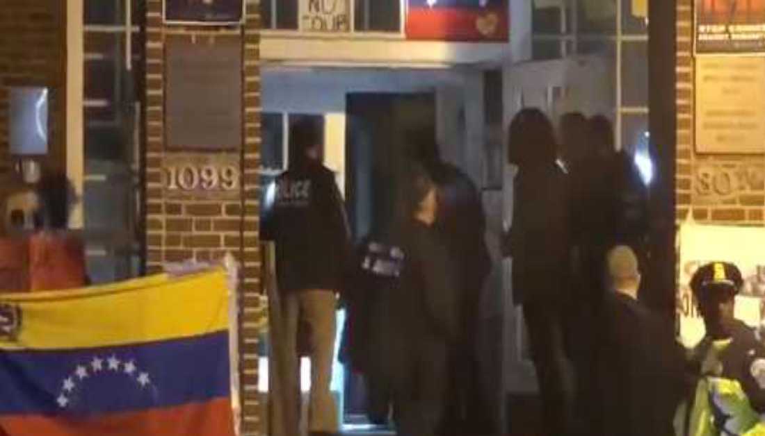 Desalojan Embajada de Venezuela en Washington.