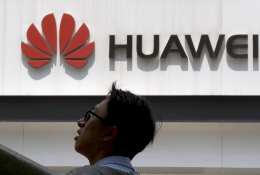 Empresas japonesas suspenden ventas de productos Huawei.