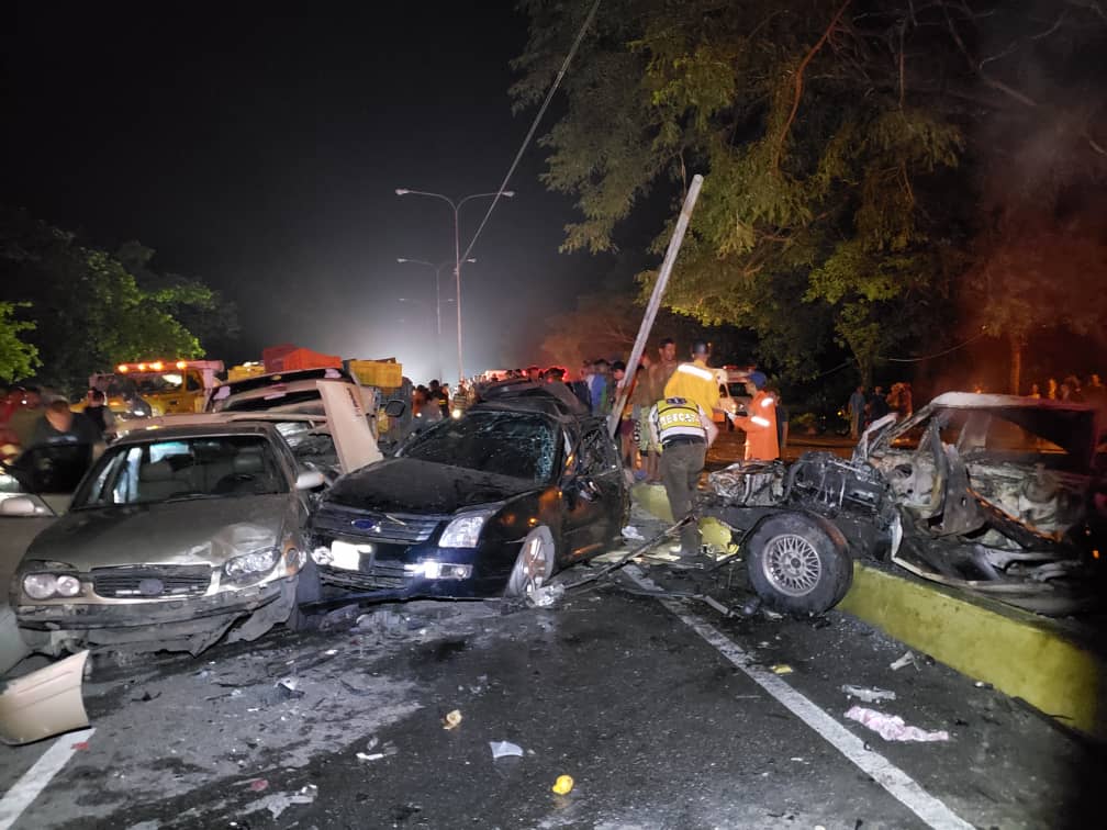 Accidente en la autopista Valencia-Puerto Cabello - acn