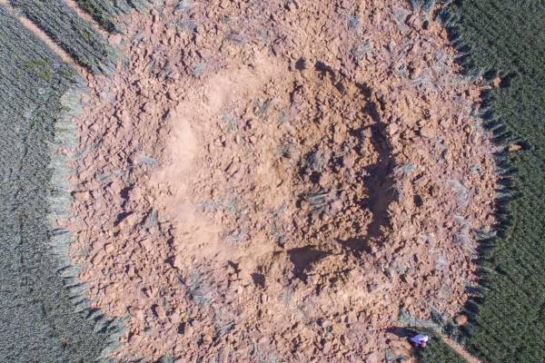 La explosión dejó un cráter de 10 metros de diámetro. Foto: ACN
