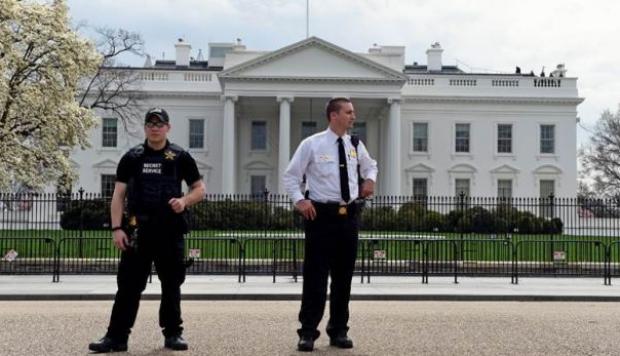 Casa Blanca cierra sus puertas por paquete sospechoso. ACN