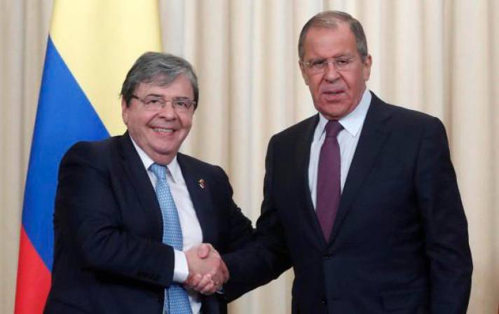 Colombia y Rusia rechazan uso de la fuerza en Venezuela.