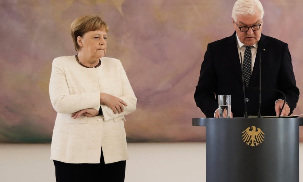Los continuos temblores de Angela Merkel desatan controversia
