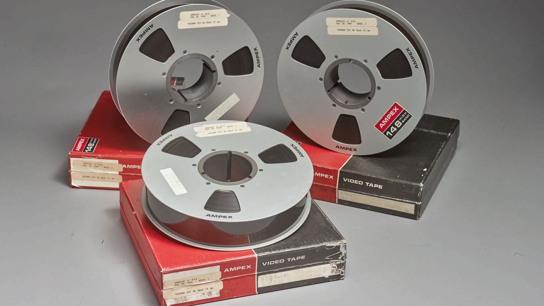 Grabaciones originales del Apolo 11 se venden por 1.8 millones de dólares