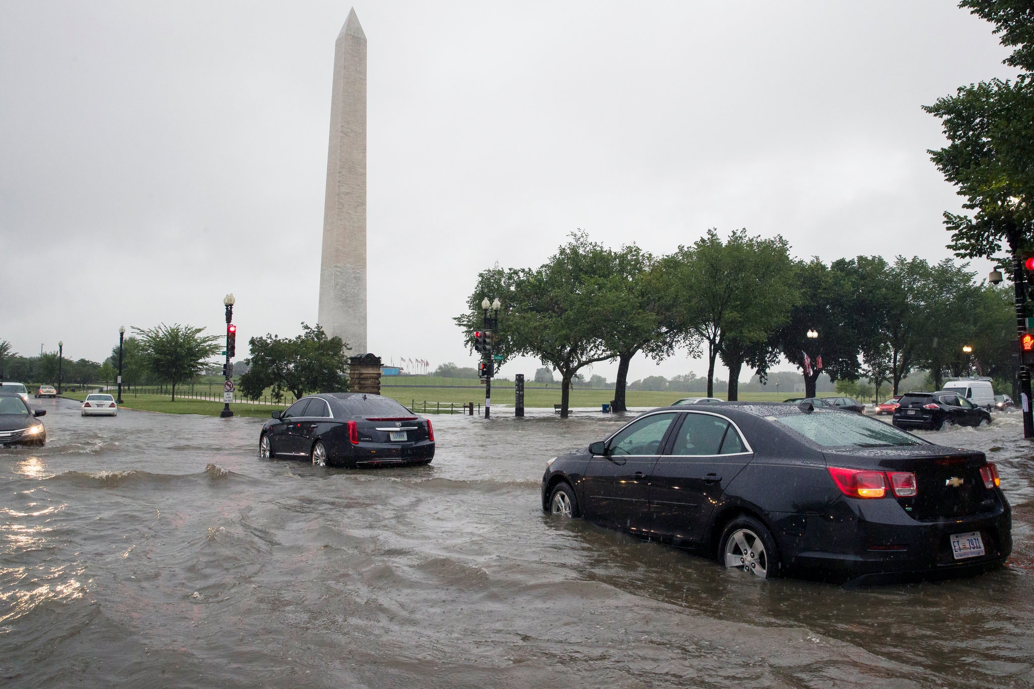 Área de Washington golpeada por fuertes lluvias e inundaciones repentinas