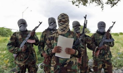 Grupo terrorista ataca base militar con dos carros bomba en Somalia