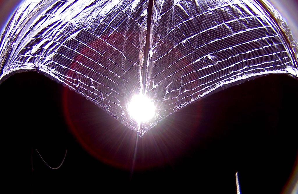 Vela solar muestra su potencial para los vuelos espaciales