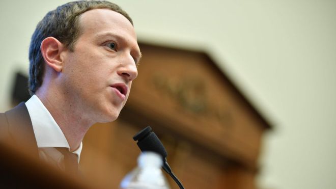 El jefe de Facebook fue interrogado sobre el plan monetario “Libra”