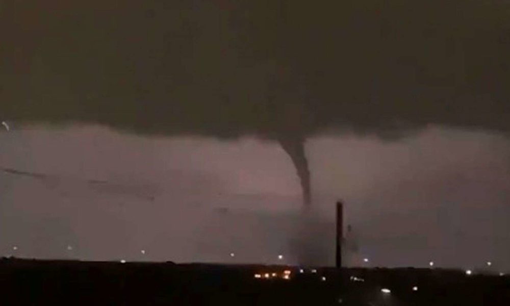 Tornado arrasó Dallas dejando daños significativos y miles sin electricidad