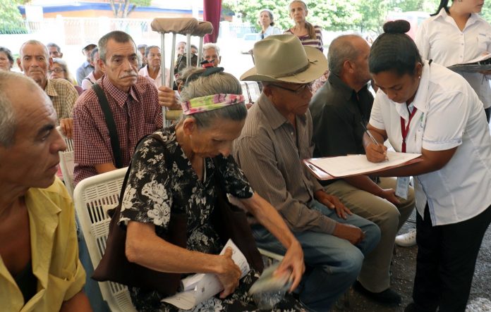 En jornada de salud fueron atendidos 250 abuelos 