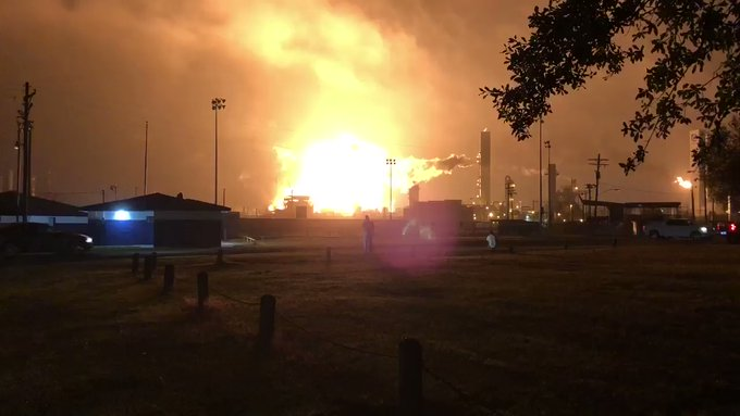 Explosión de refinería en Texas sacudió todo un pueblo