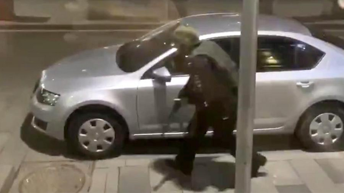 Letal ataque con armas automáticas causó zozobra en el centro Moscú