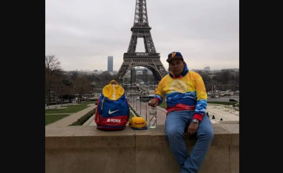 El "JR Petare" hace estallar las redes con su botella de anís en París