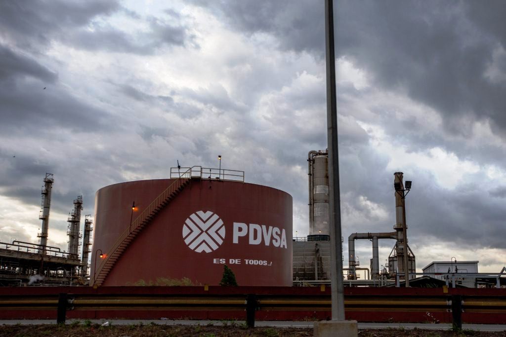 Petróleo venezolano cerró a la baja - noticiasACN