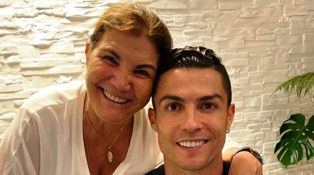 Madre de Cristiano Ronaldo se recupera . noticiasACN