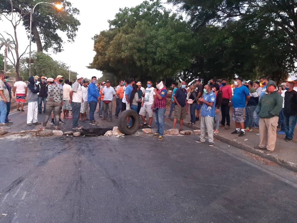 habitantes de Turmero protestaron por gasolina - ACN