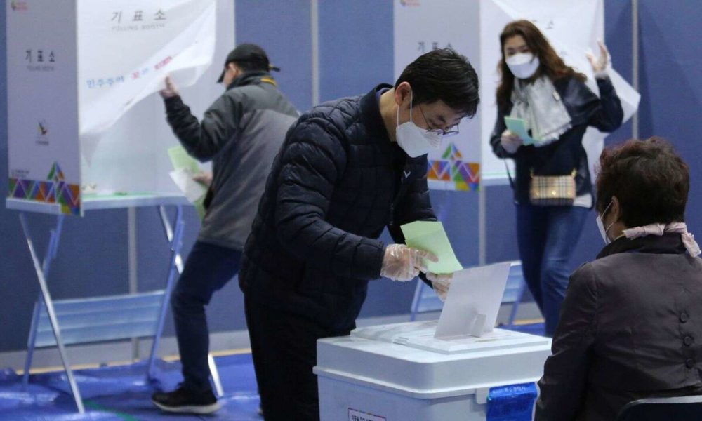Corea del Sur realiza elecciones a pesar del Covid-19