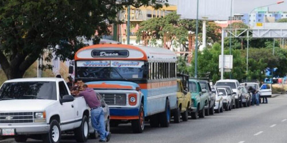 50 días sin gasolina en Bolívar - acn