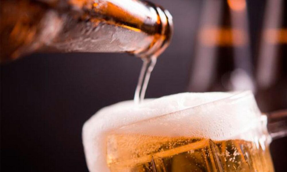 Botarán 10 millones de litros de cerveza en Francia - acn