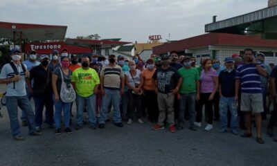 Habitantes de San Joaquín llevan 14 días en cola para surtir gasolina