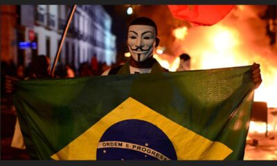 Anonymous reveló información privada de Bolsonaro y su familia