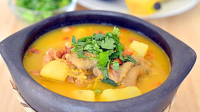 La sopa de mondongo, es un hervido espeso con aires españoles, de contenidos diversos, y muy sazonado; pero de sabor inigualable.
