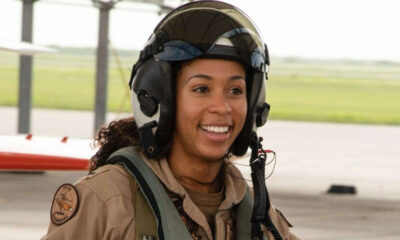 Se graduó la primera mujer "piloto táctico" afroamericana en la marina de EEUU