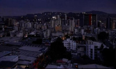 Zonas de Caracas continúan sin electricidad