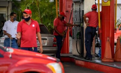 venezolanos padecen escasez gasolina- acn