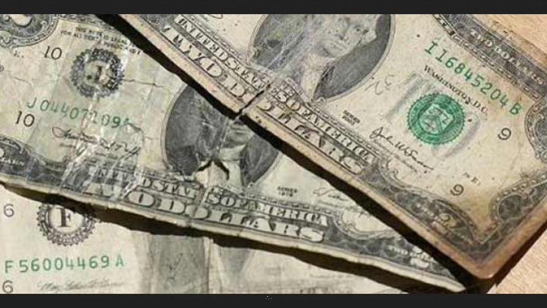 Dolarización en Venezuela: Entre billetes desgastados y diaria incertidumbre