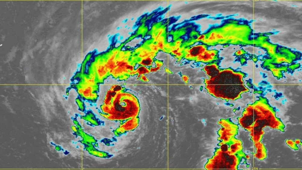 Huracán Epsilon se aproxima a las Bermudas y se intensifica significativamente