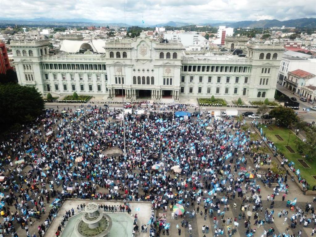 Miles de guatemaltecos protestaron - noticiasACN