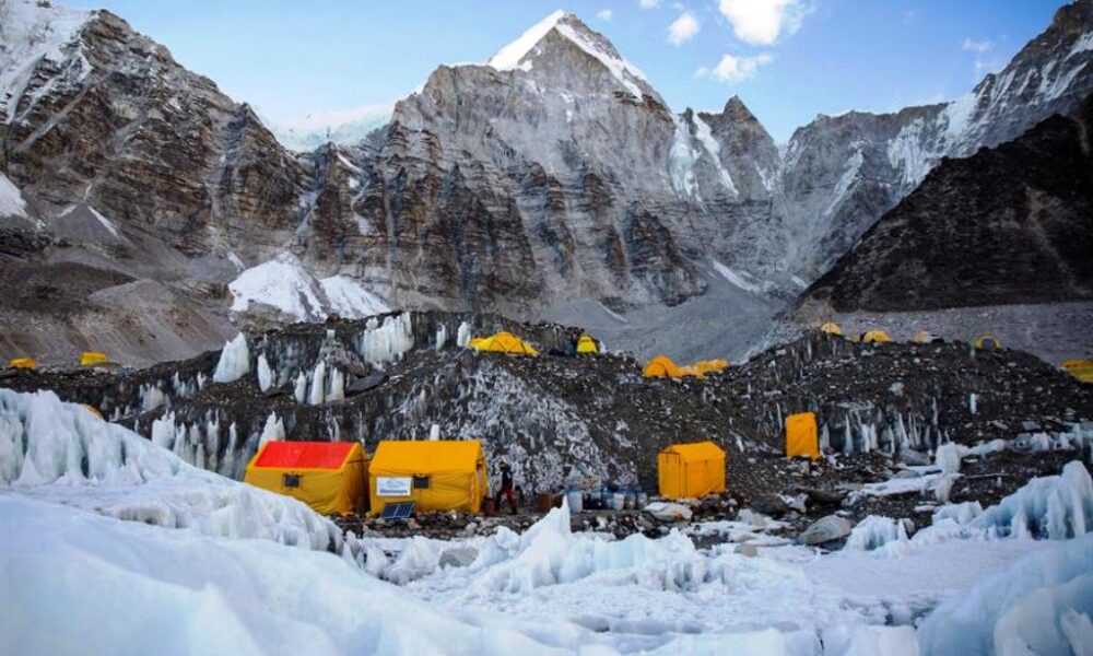 Nepal y China fijaron altura del Everest - noticiasACN